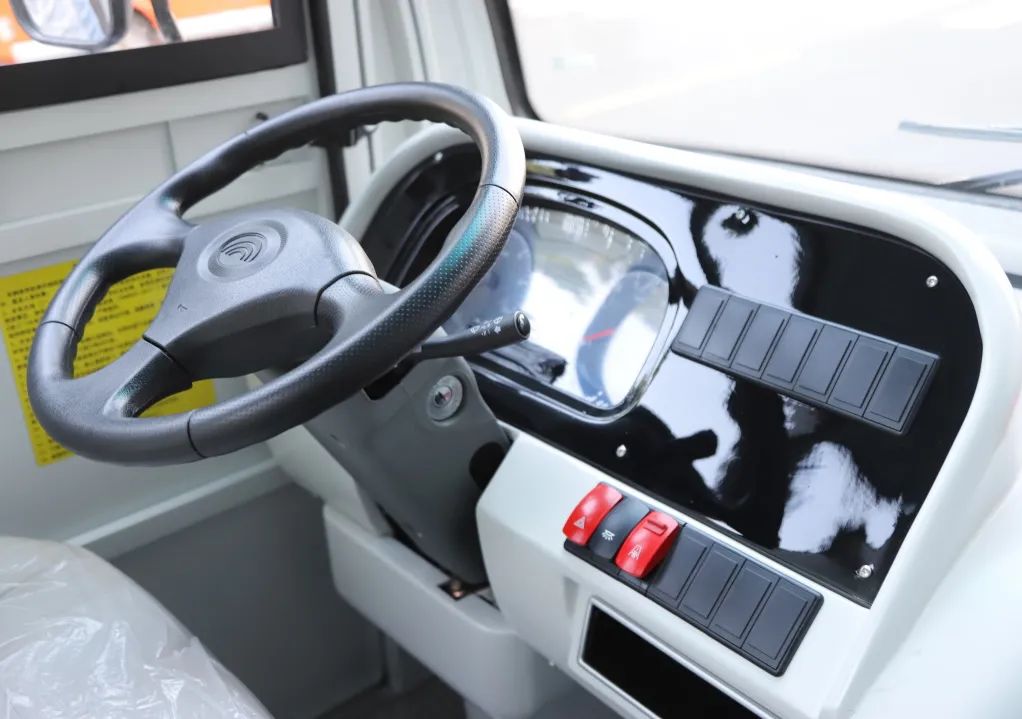 你能想象驾驶景区观光车有多“简单”？！