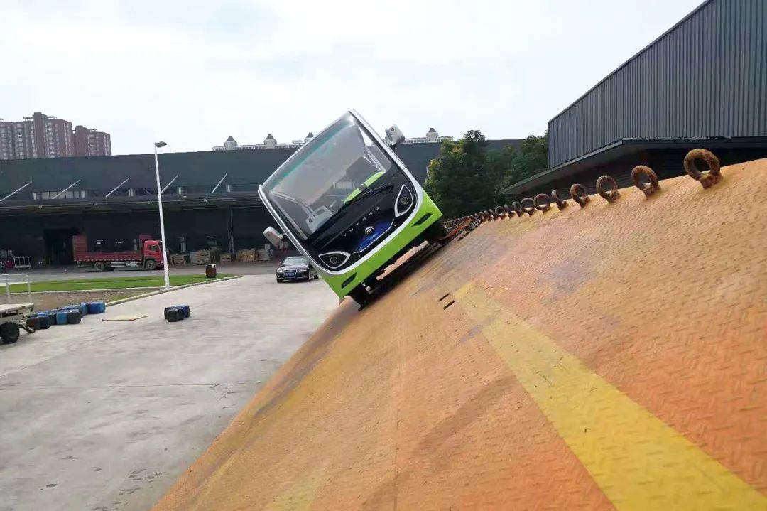 你能想象驾驶景区观光车有多“简单”？！