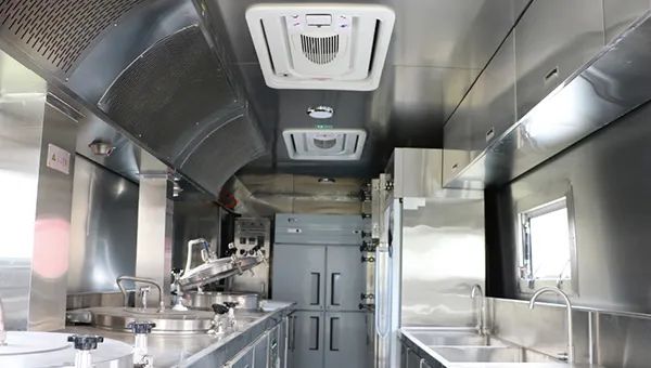 涨见识！你见过如此强大的特种车辆后援团吗？