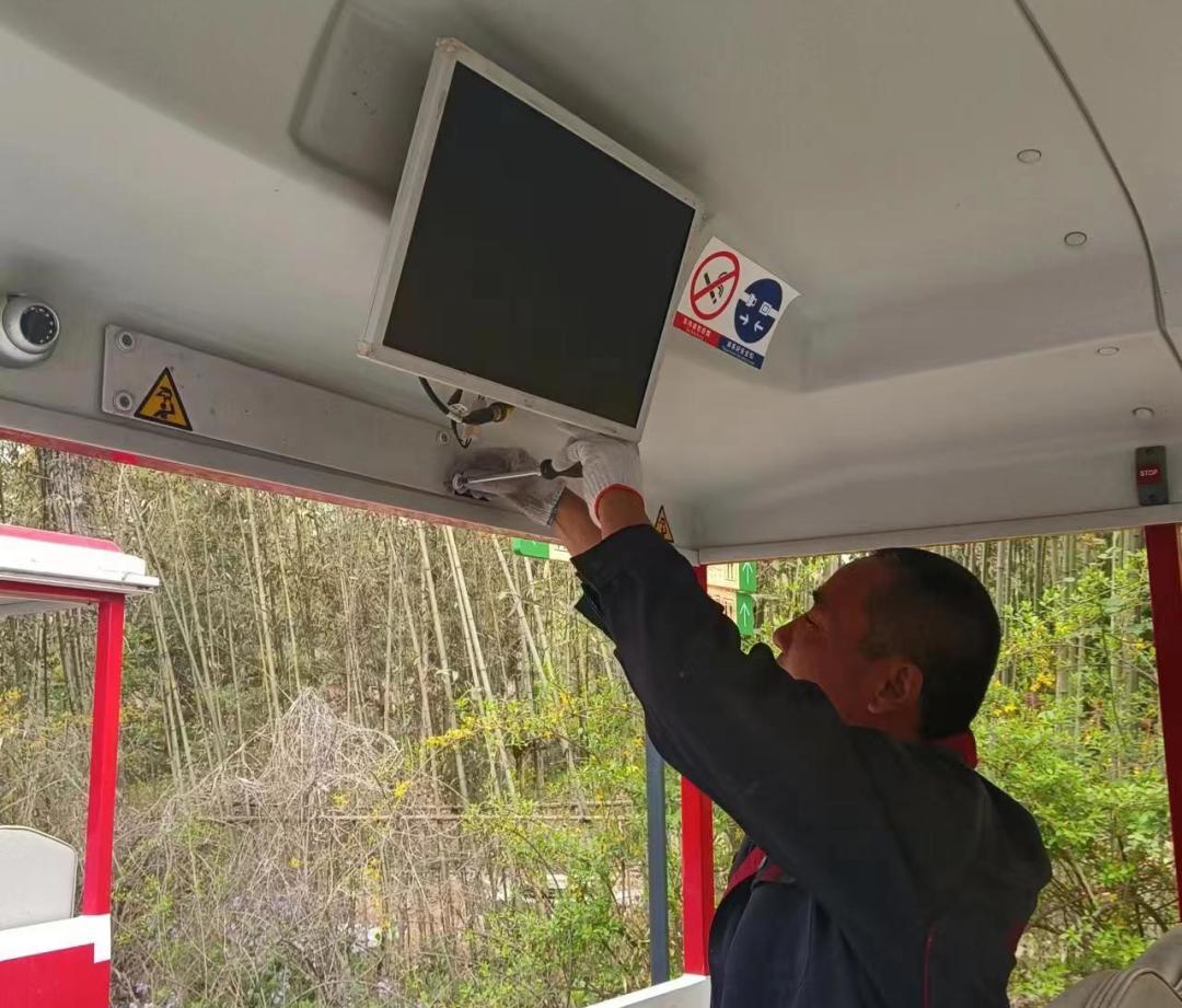 壹定发专用车“新能源安全月”服务进行中，助力景区迎战旅游高峰！