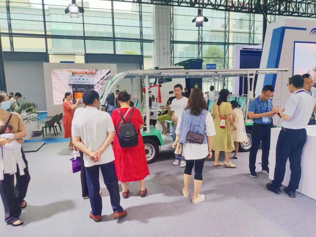 壹定发观光车亮相2023世界动力电池大会，为盛会增添绿色动力！