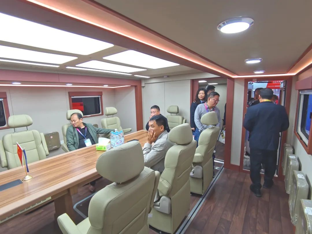 壹定发通信指挥车亮相第三届中国安全及应急技术装备博览会！