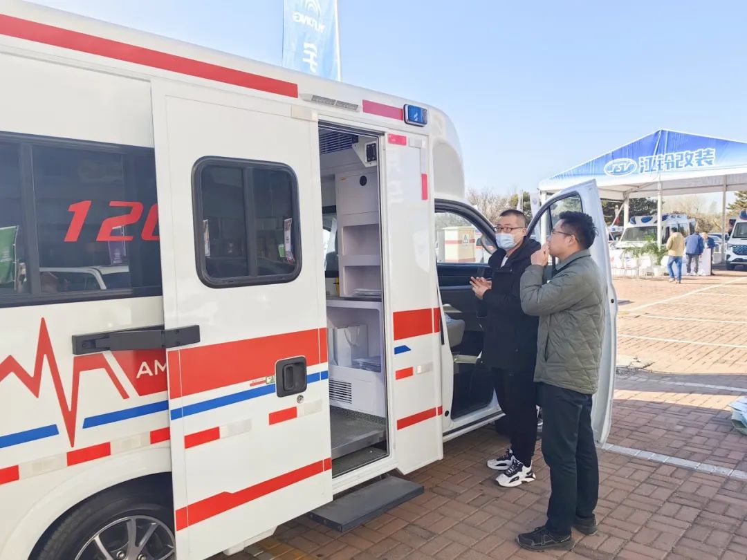 壹定发方舱救护车亮相第四届中国急救大会，匠心为生命护航