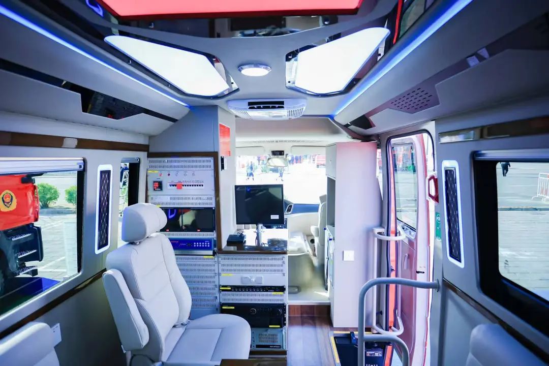 壹定发勘察消防车，持续推动火灾调查工作创新发展！