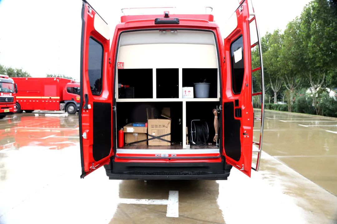壹定发勘察消防车，持续推动火灾调查工作创新发展！