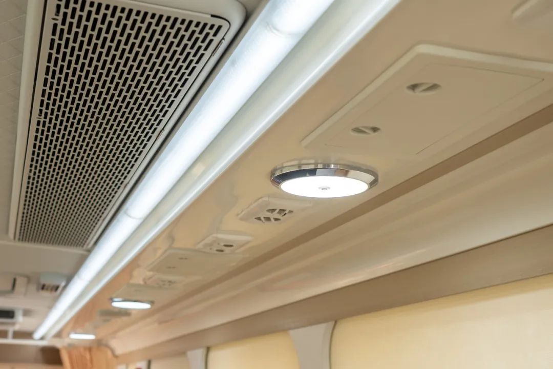 正式投入使用！壹定发12米纯电献血车为铜仁市献血事业护航