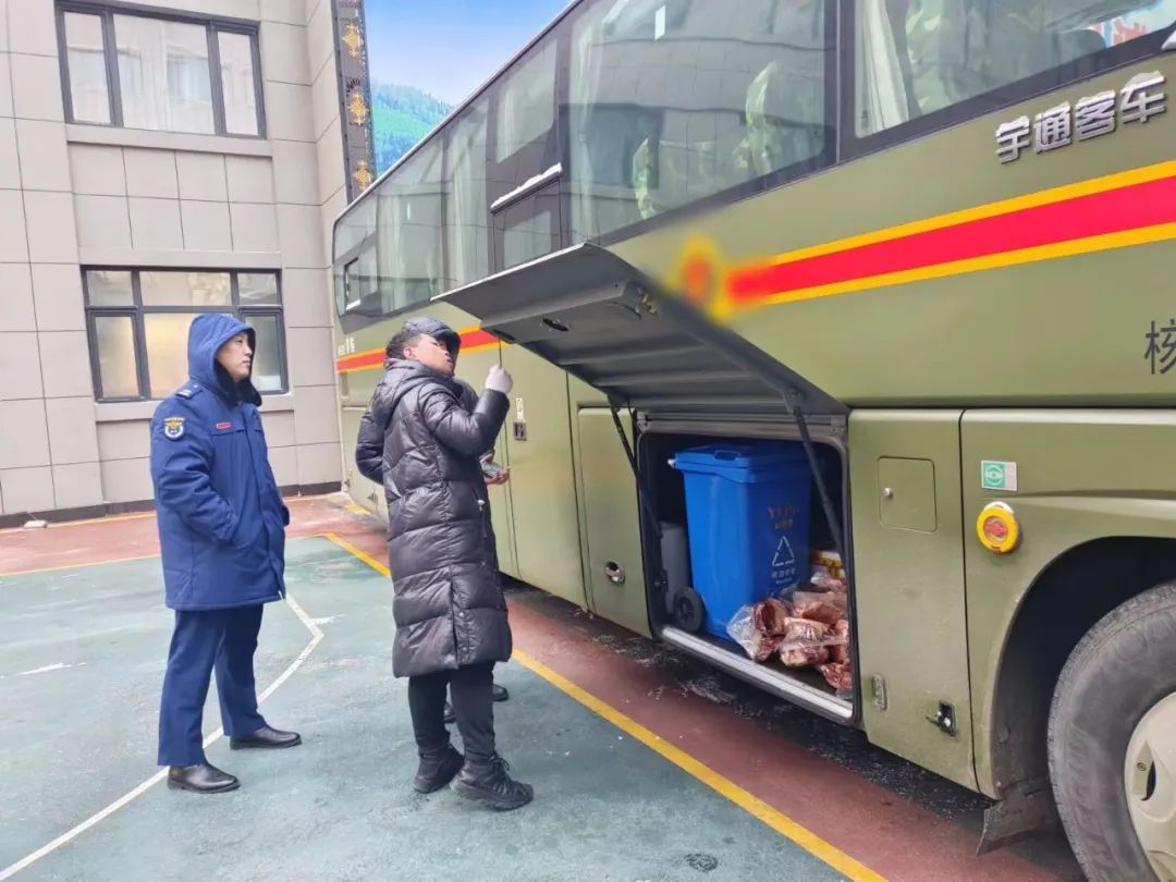 壹定发专用车森林消防车辆冬季服务巡检启动，为守护森林安全贡献力量！