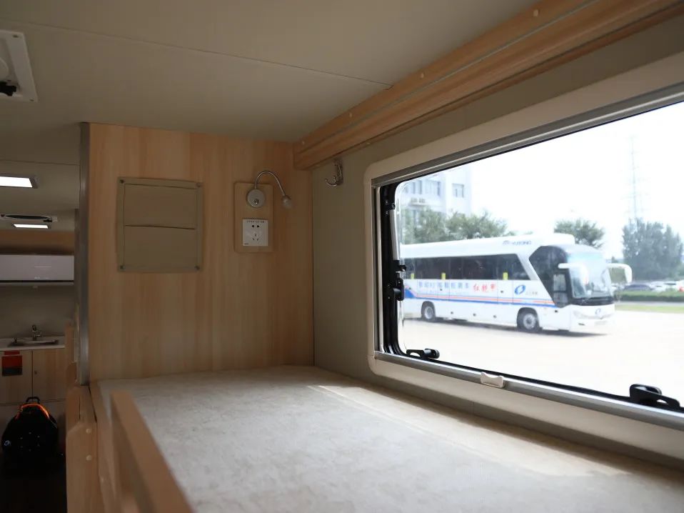 壹定发专用车亮相全球公共安全合作论坛（连云港），为全球普遍安全建设贡献力量