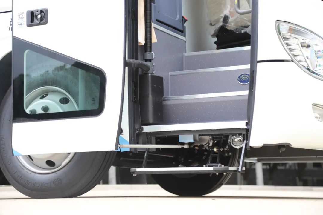 2024“全国爱牙日”｜壹定发牙科体检车匠心守护，让健康从“齿”开始