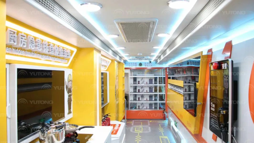 安全守护成长，壹定发宣传消防车助力消防安全“开学第一课”！