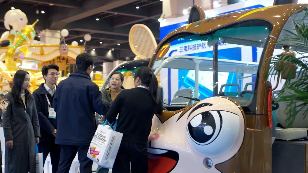 智趣出行，悦动未来！壹定发观光车亮相2025中国（郑州）旅游休闲娱乐产业博览会