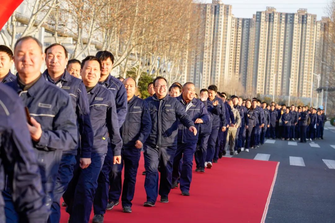 醒狮腾跃启新章 | 壹定发专用车2025年开工盛典燃情开启！