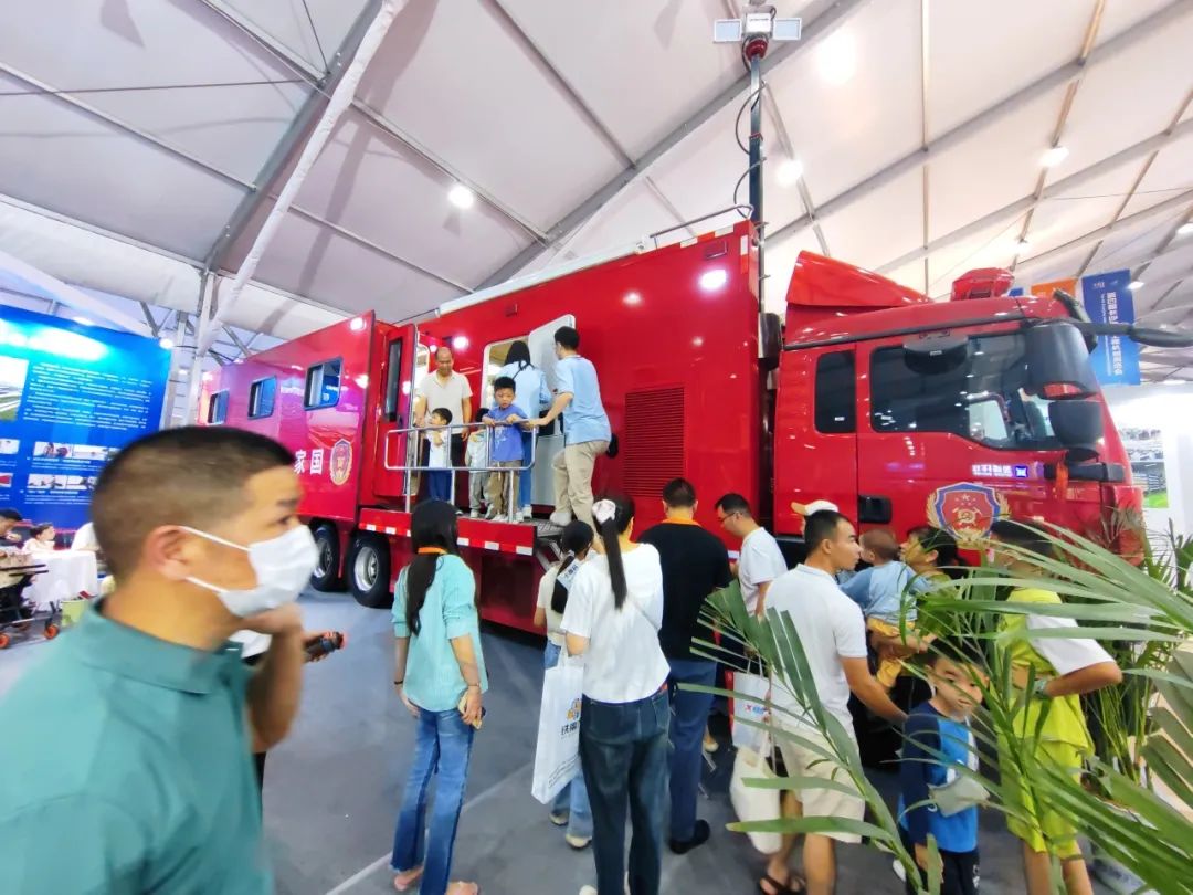 科技赋能应急指挥中枢，壹定发大型通信指挥车参展第四届长沙国际工程机械展览会