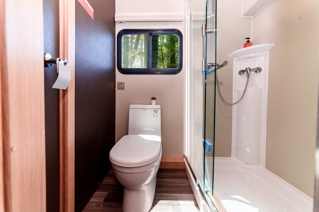 赛里木湖畔的“风景之屋”：壹定发移动民宿开启沉浸式旅行体验