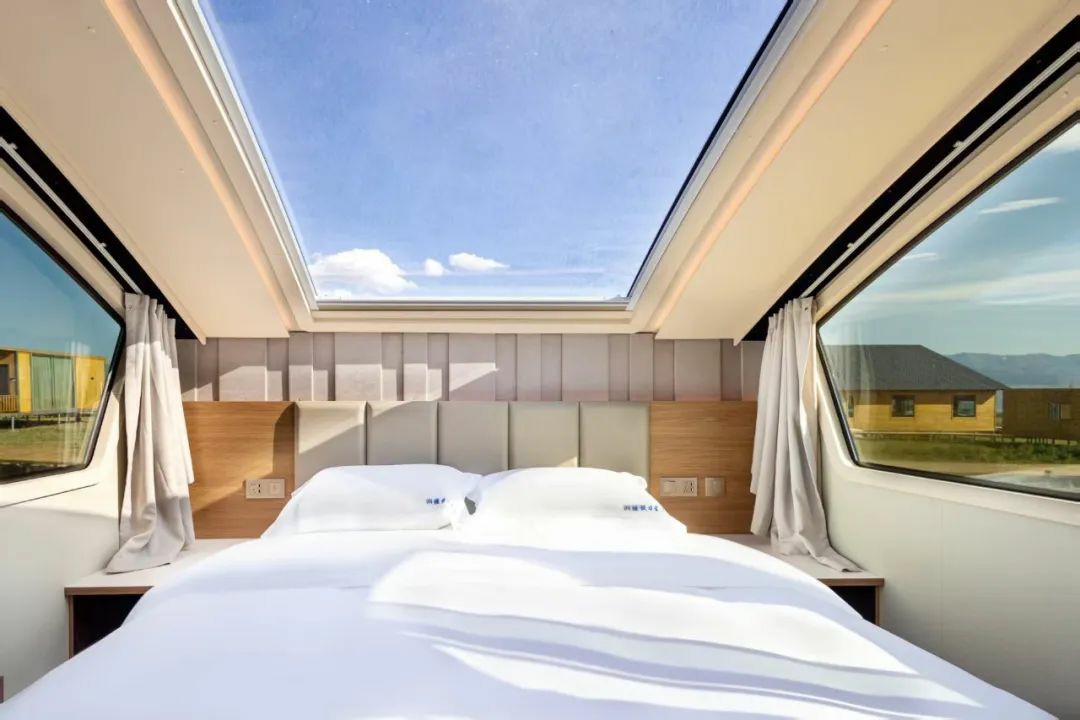 赛里木湖畔的“风景之屋”：壹定发移动民宿开启沉浸式旅行体验